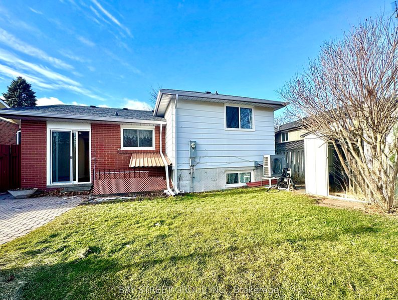 Ajax House for rent - 5 Bedrooms — photo 21