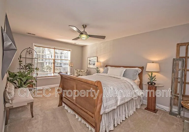 3639 Bagley Dr — Photo 15