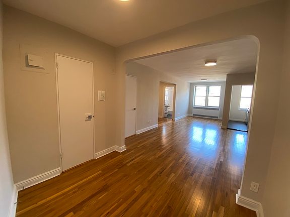 3rd image of 780 Greenwich St APT 5G