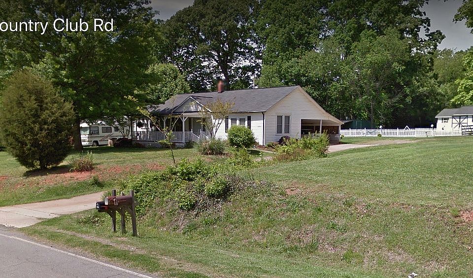 2nd image of 2479 Country Club Rd