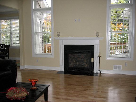 5th image of 202 Greystone Dr