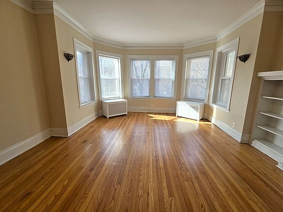2nd image of 4021 N Mozart St #3N