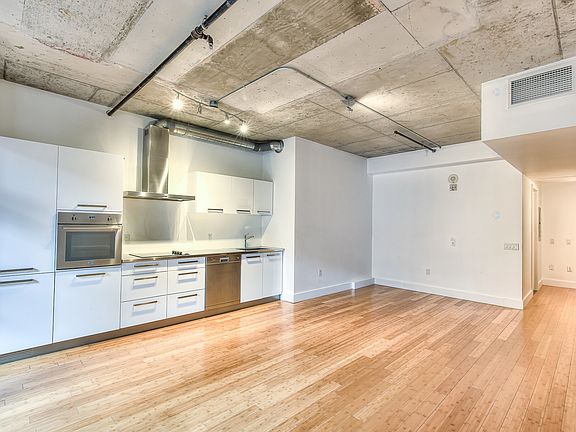 4th image of 1061 Rue St #708