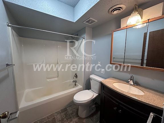 4th image of 15986-4 Arrowhead Rd