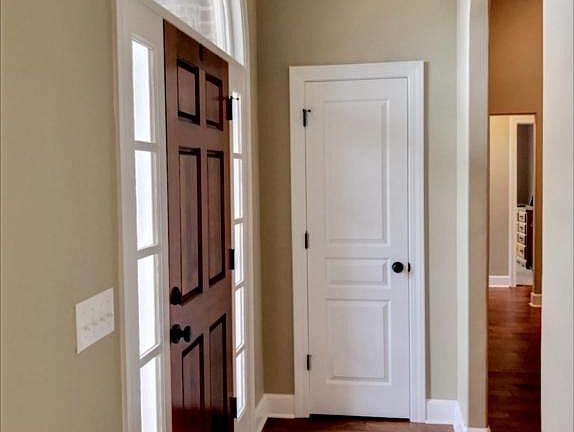 4th image of 1019 White Oak Ln