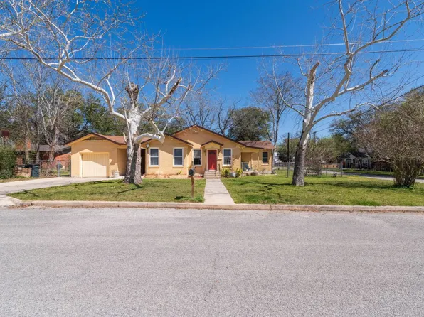 609 S Pecan Ave, Luling, TX 78648