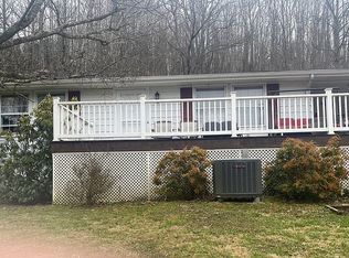 156 Crosscreek Dr, Cedar Bluff, VA 24609