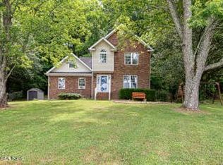 2405 Colonial Dr, Athens, TN 37303