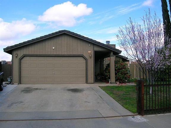 2nd image of 1405 Sherwood Way