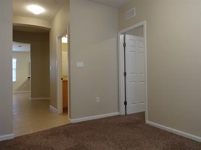 560 Loxley Ct — Photo 14