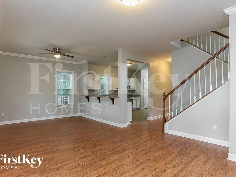 5121 Lundy Dr — Photo 3
