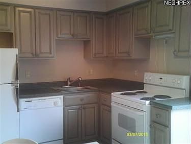 2nd image of 120 Peppertree Ln Unit 120