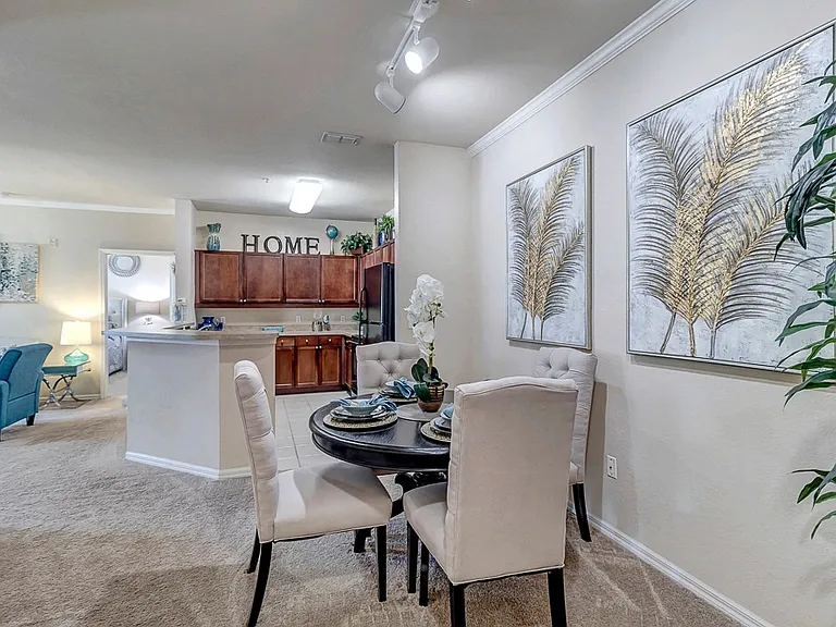 Dining Room & Kitchen