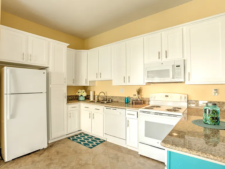 Shadow Mountain Apartments — Photo 52