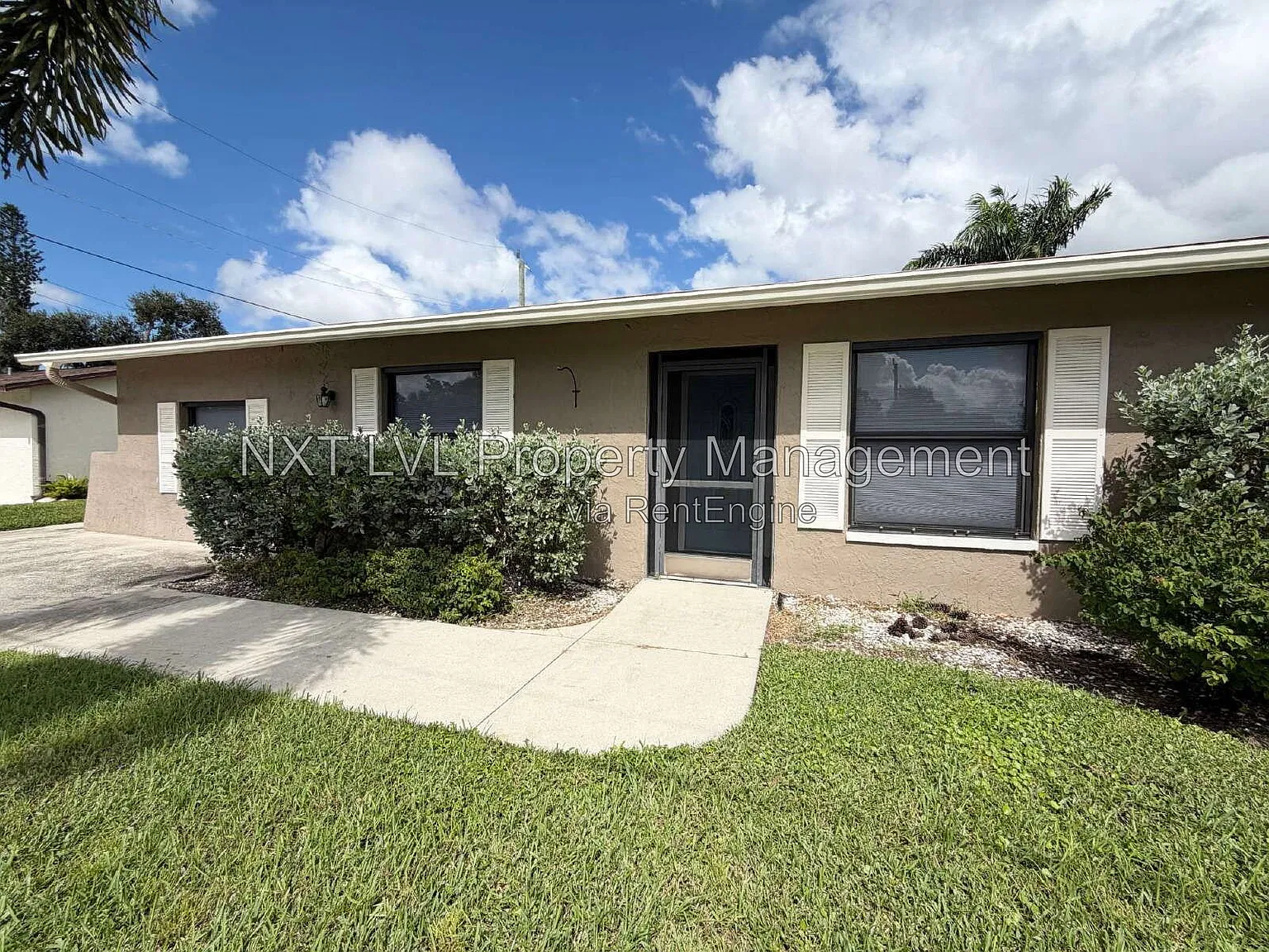 2 bed, 2.0 bath, 946 sqft, $1,895 — Photo 2