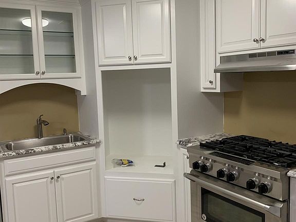 4th image of 1810 Lexington St