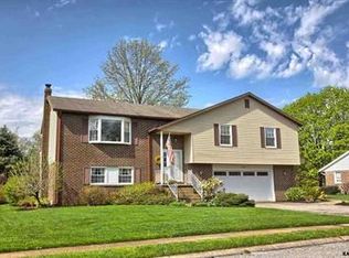 1960 Hampton Rd, York, PA 17408