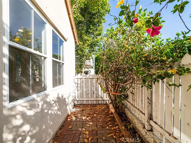 206 Garden Gate Ln — Photo 40