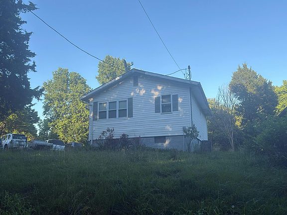 2nd image of 3720 Rim Rd