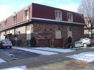 1227 Washington St #204B, Des Plaines, IL 60016