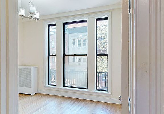 3rd image of 324 W 84th St APT 32