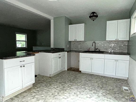 5th image of 3600 SE Truman Ct