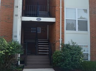1937 Greenpoint Dr APT 203, Kirkwood, MO 63122