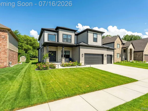 50226 Kapalua Dr, Macomb, MI 48042