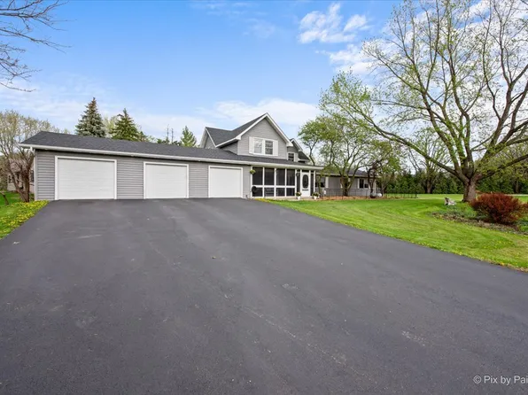 39W030 Poplar Ln, St Charles, IL 60175