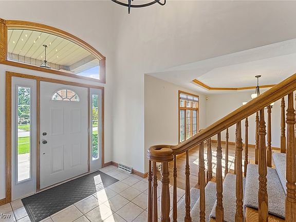 3rd image of 106 Seneca Dr
