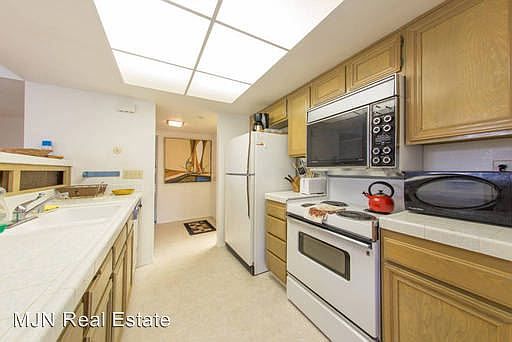 3rd image of 15850 Green Haven Ct