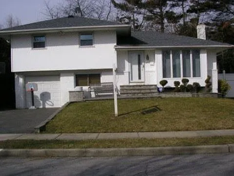 11 Wayne Dr photo 1
