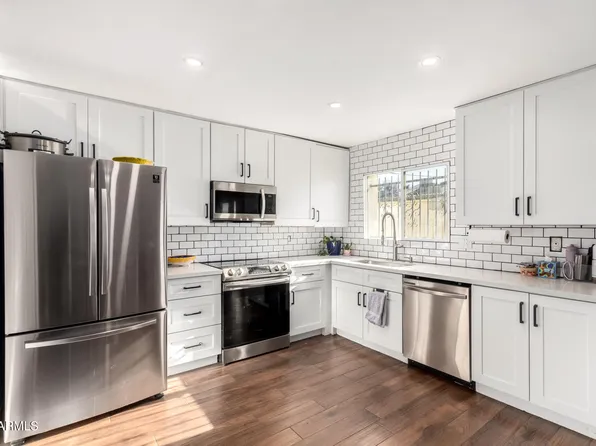 1379 N 44TH Street, Phoenix, AZ 85008