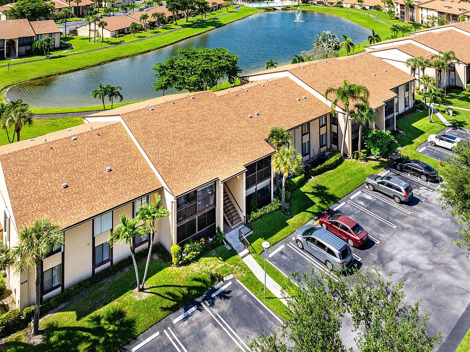 826 Sky Pine Way #D1