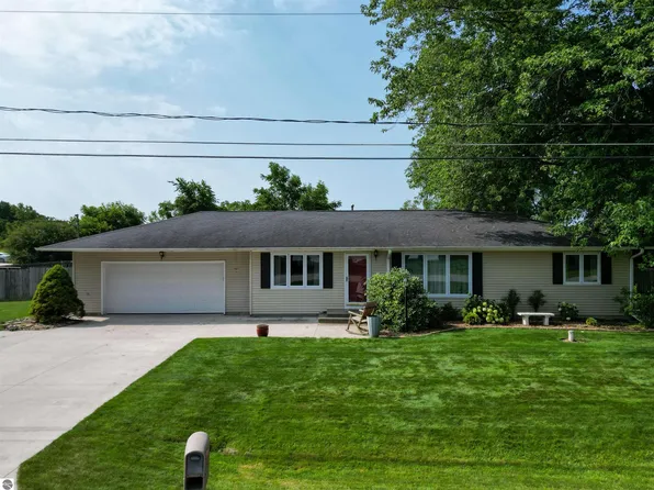 5156 Corvallis Dr, Mount Pleasant, MI 48858