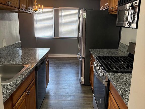 4th image of 2346 Sun Valley Cir #2-A