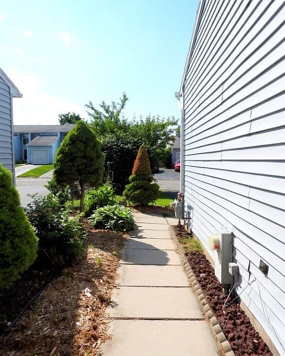 8497 Fathom Dr Baldwinsville NY Zillow