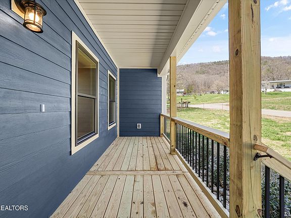 3rd image of 4902 Idumea Rd