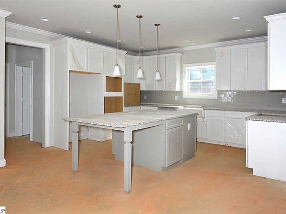 3rd image of 112 Clara Smith Ln