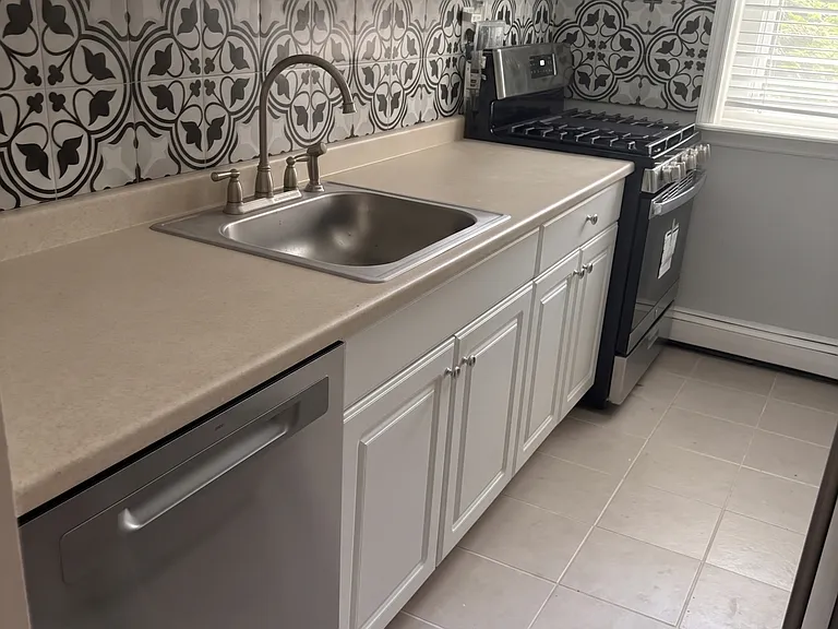 27 Northill St #2P — Photo 6
