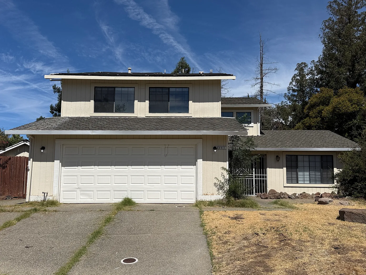 4 bed, 2742 sqft, $2,900 — Photo 1