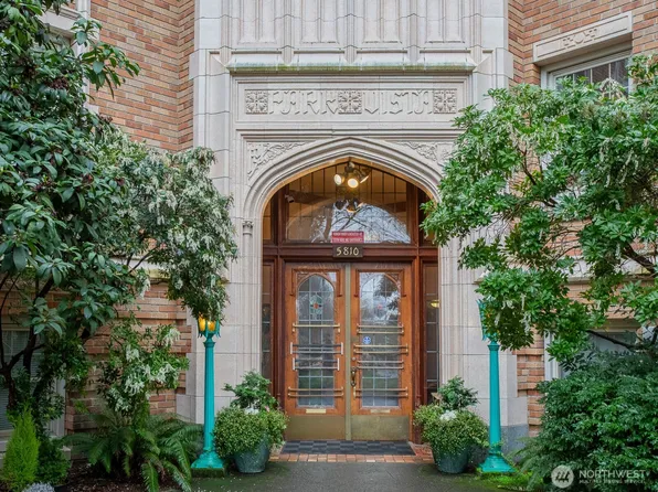 5810 NE Cowen Place #305, Seattle, WA 98105