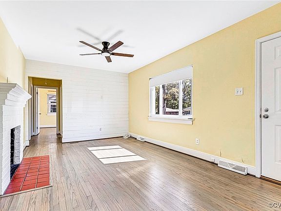 2nd image of 2908 Kenwood Ave