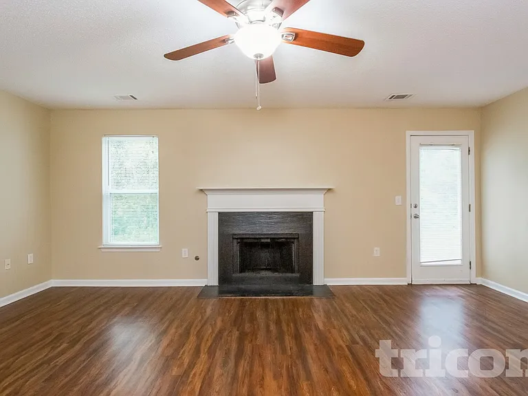 3044 Summer Breeze Dr — Photo 3