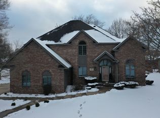 207 Country Club Ct, La Crosse, WI 54601