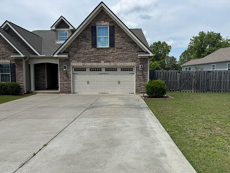 1301 Chimney Ridge Dr — Photo 5