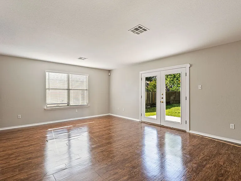 1209 Apollo Cir — Photo 6