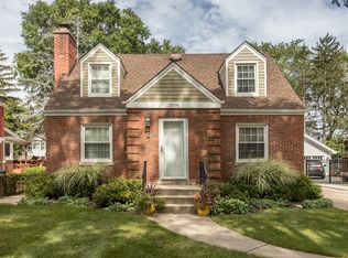 1006 Saint James Pl, Park Ridge, IL 60068