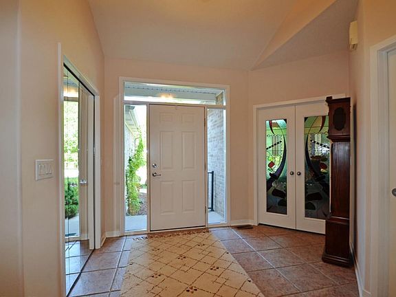 8Foyer