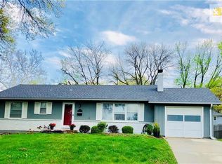 8704 W 73rd St, Prairie Village, KS 66204